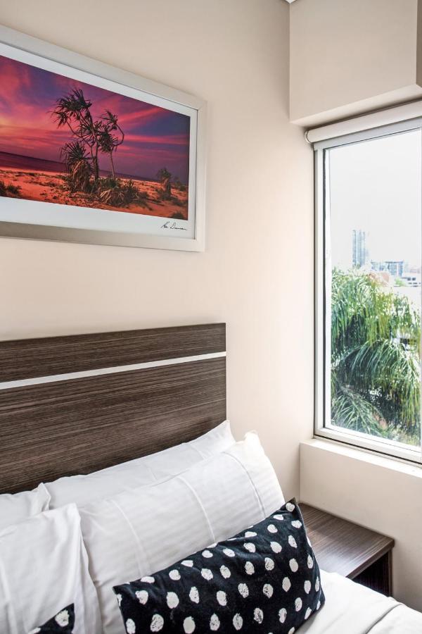 Aparthotel Hume Serviced 4*