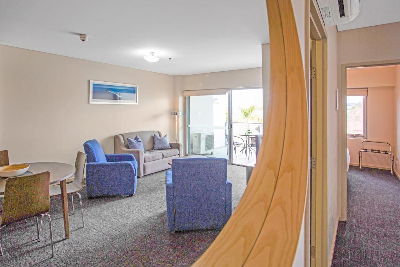 Aparthotel Hume Serviced 4*