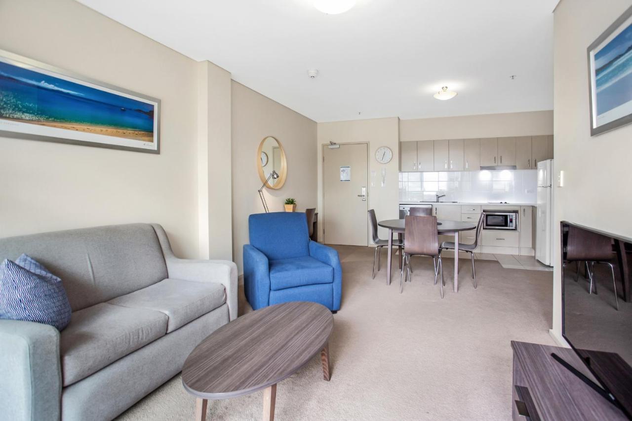 Hume Serviced Aparthotel 4*