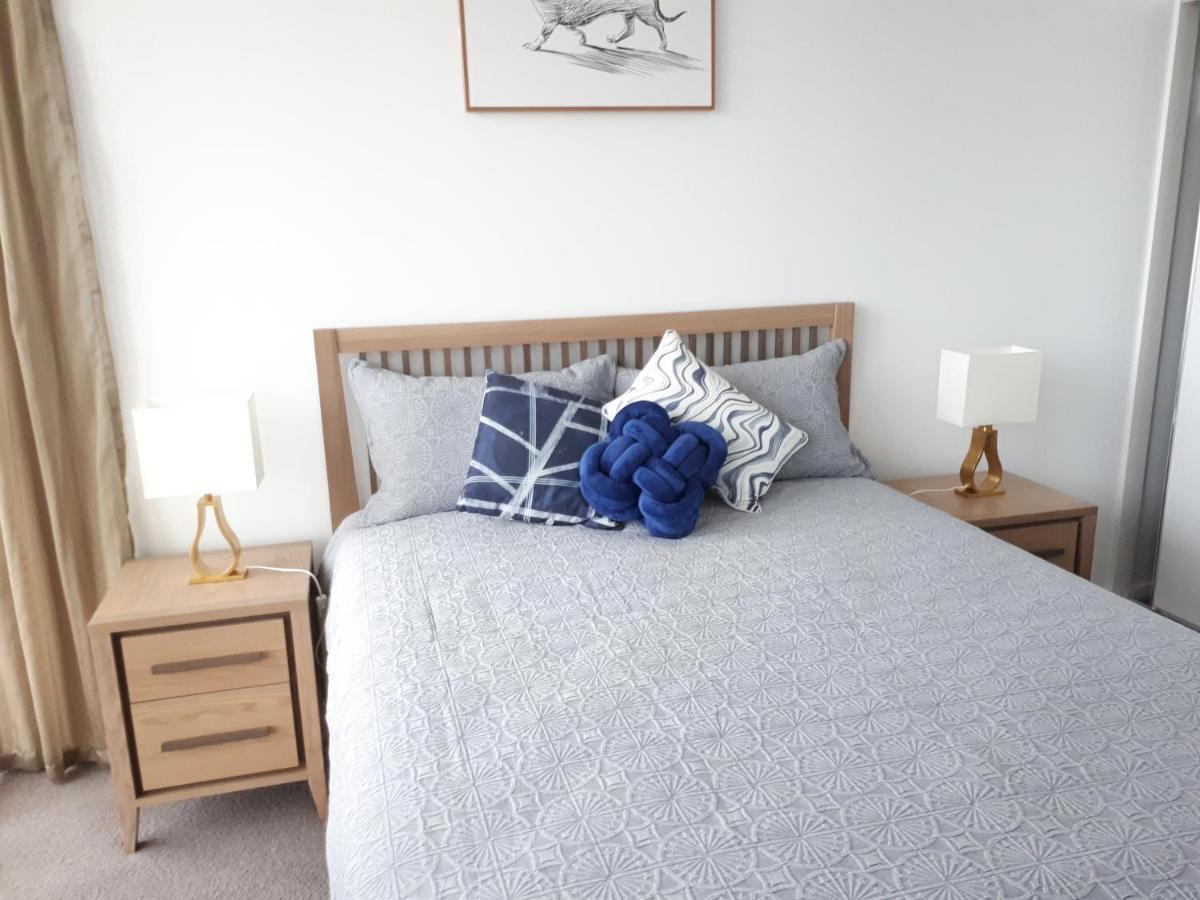 Apartment Enjoy A Little Luxury In Cbd - Perfect!