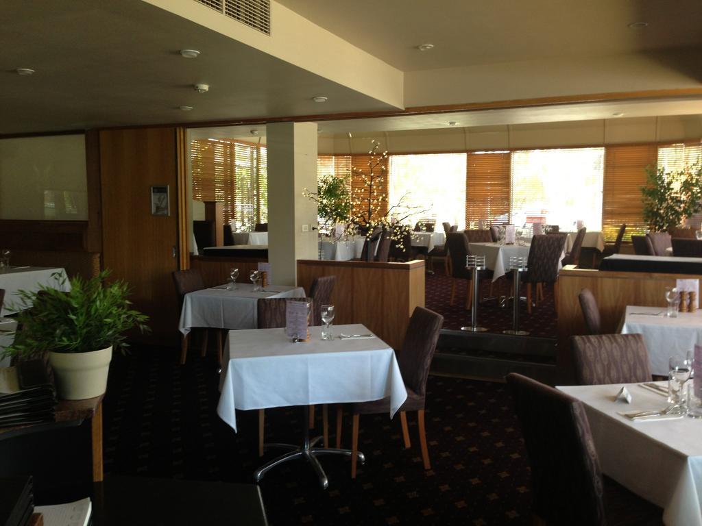 Hotel Quality Tiffins On The Park Adelaide