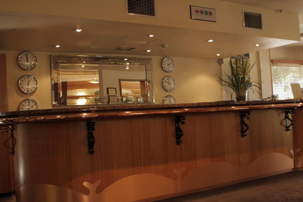 Quality Tiffins On The Park Hotel