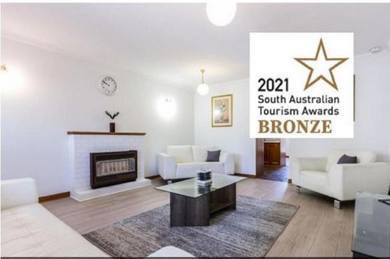 Style Accommodation-getaway In North Adelaide- Close To Apartment