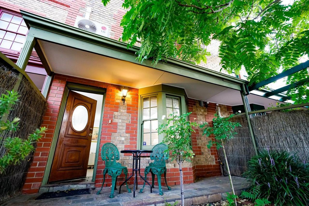 Style Accommodation-getaway In North Adelaide- Close To Apartment *