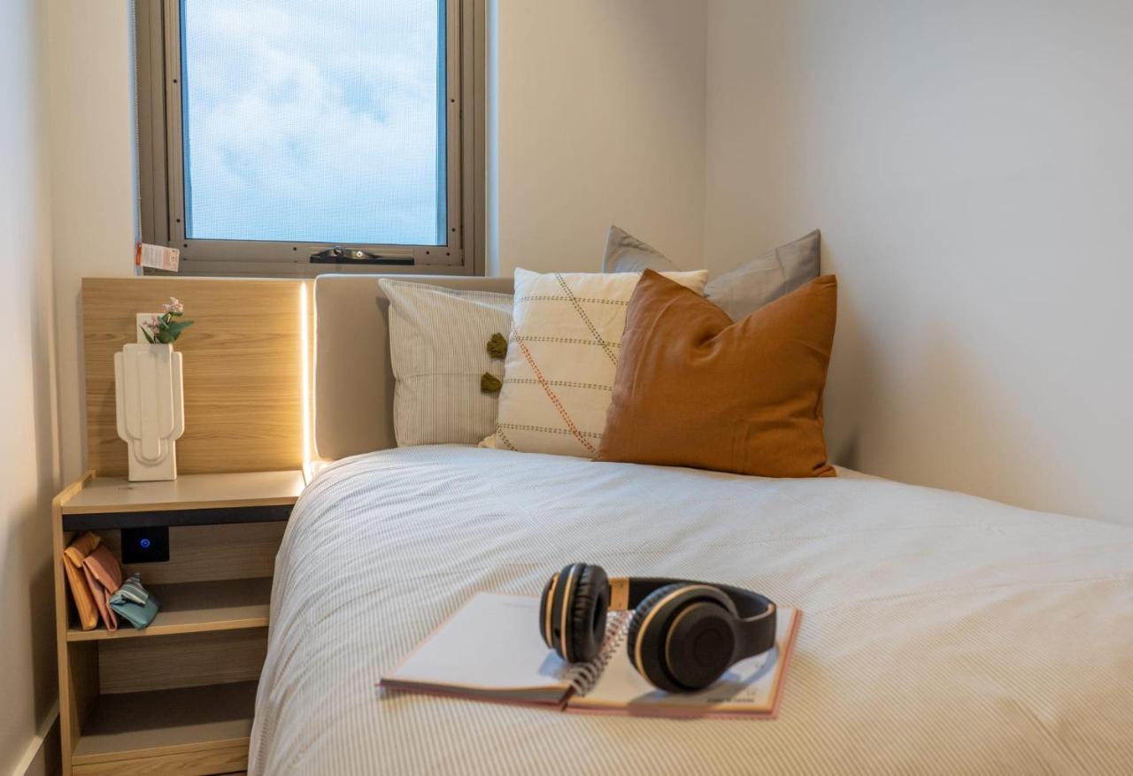 Comfy At Switch Living In The Centre Of
