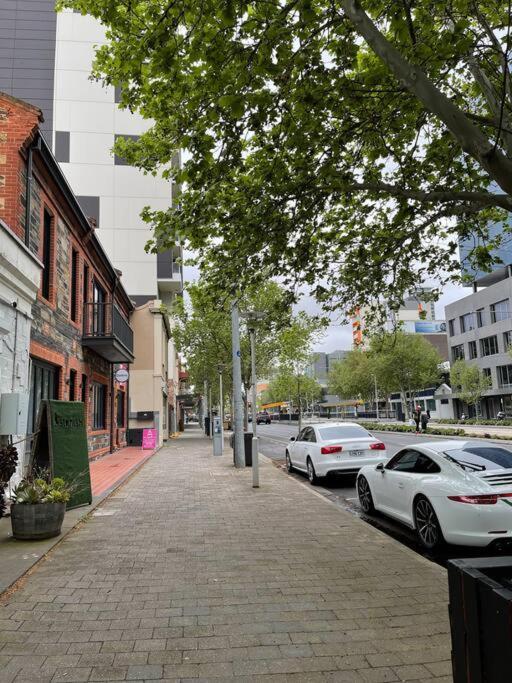Apartment Entire 3br Apt With Parking Adelaide