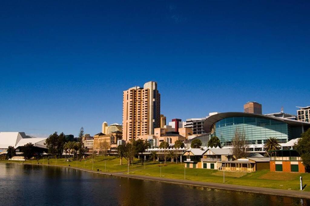 Apartment 435/247 Gouger St. Ex In The Adelaide