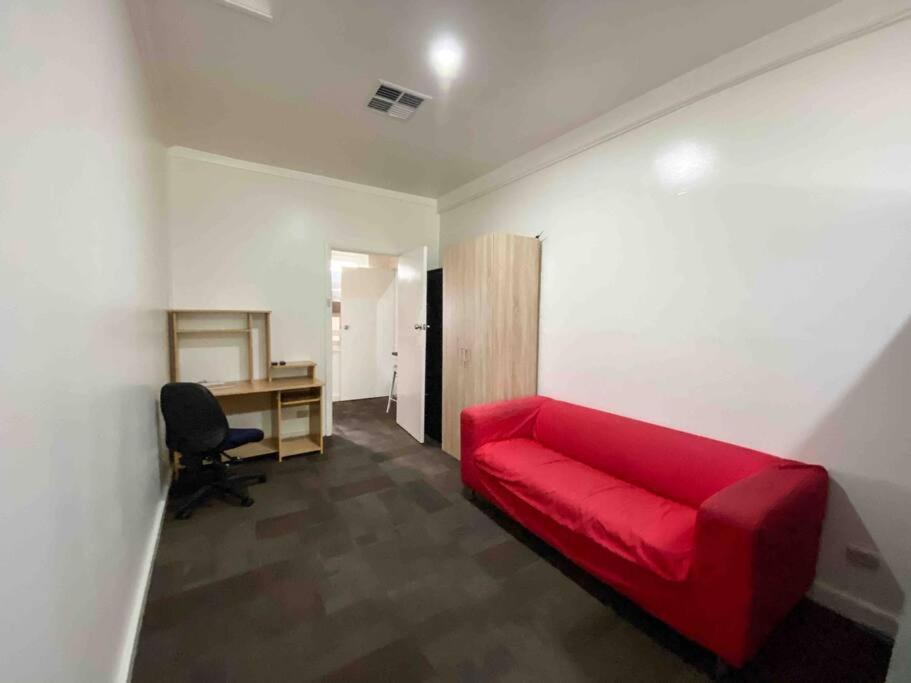 Entire 3br Apt With Parking Apartment