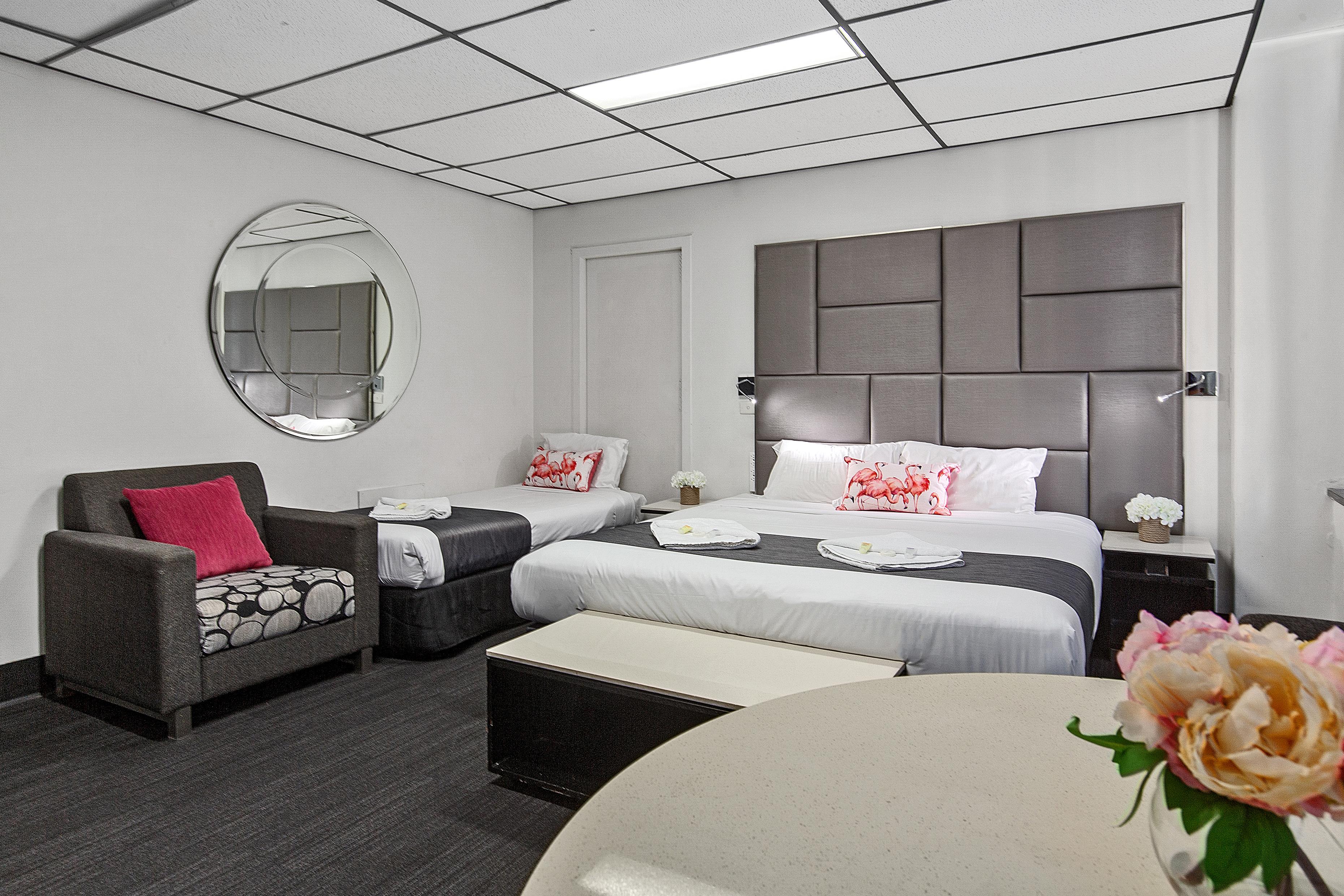 Hotel Cosmo On Bank 3*