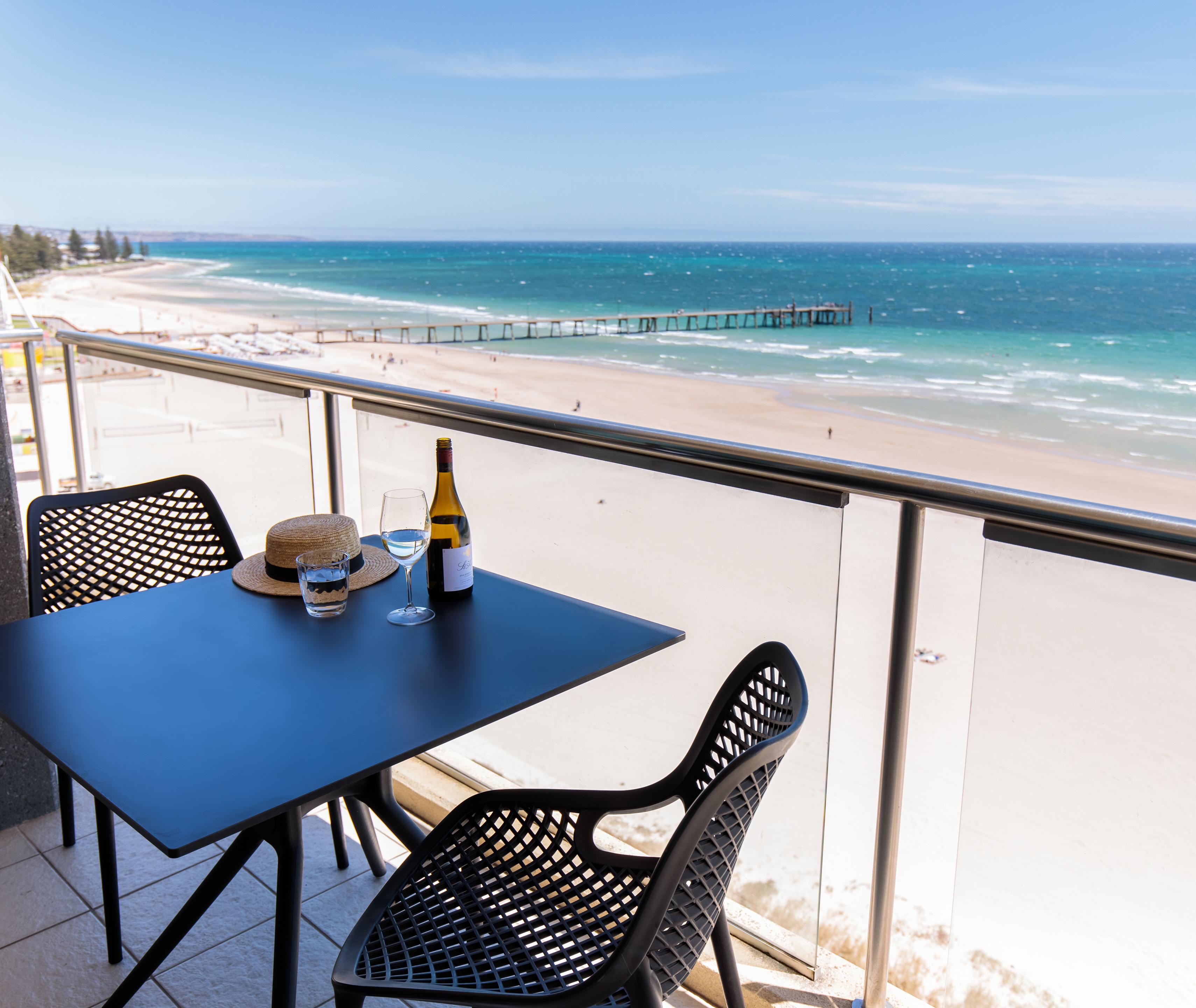 Oaks Glenelg Plaza Pier Aparthotel Adelaide