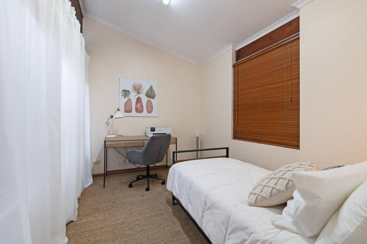 Character & Charm 3 Bed Home- Free Wine