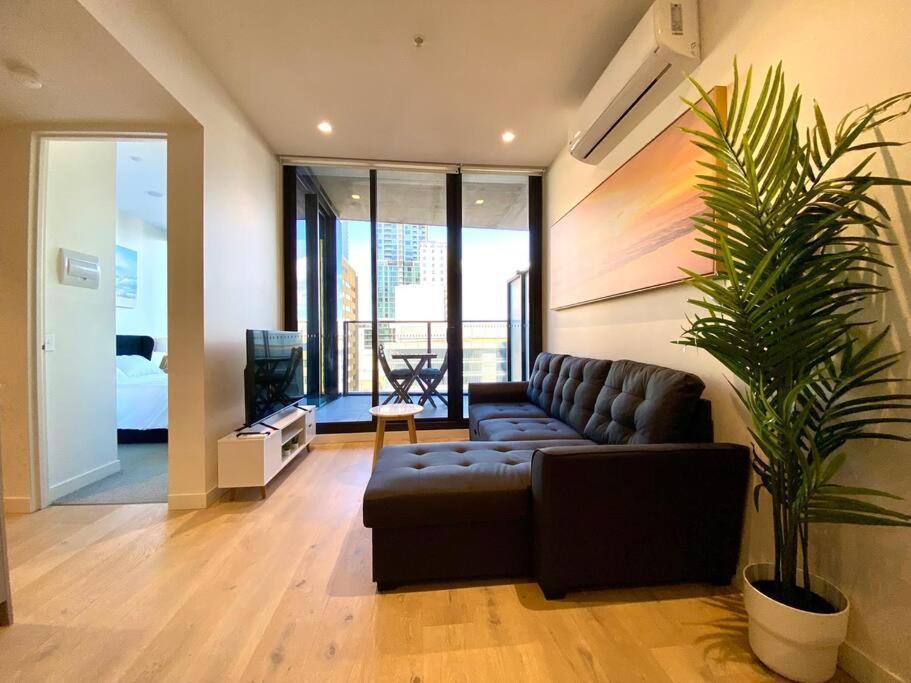 Luxury Cbd Vibes-queen Bed-gym-bbq Apartment Adelaide