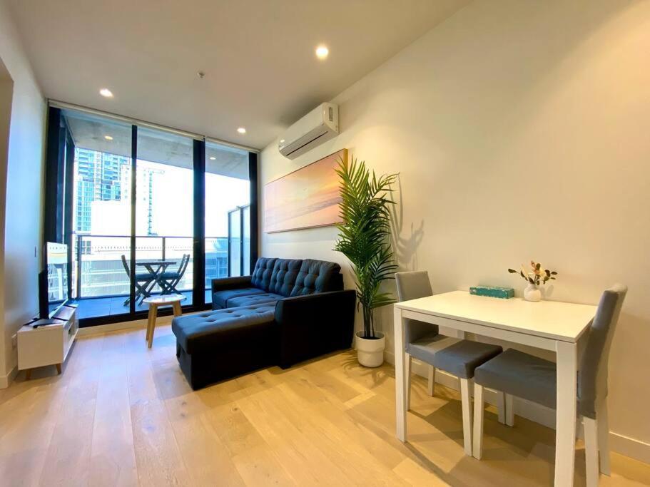Luxury Cbd Vibes-queen Bed-gym-bbq Adelaide