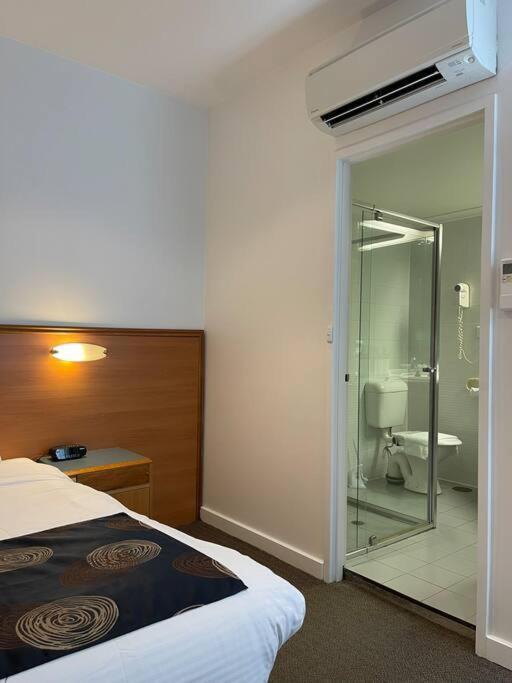 Apartment 25/247 Gouger St Ex 430 *