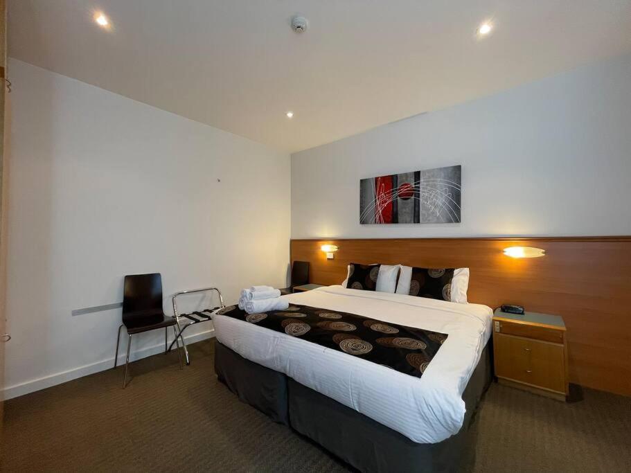 25/247 Gouger St Ex 430