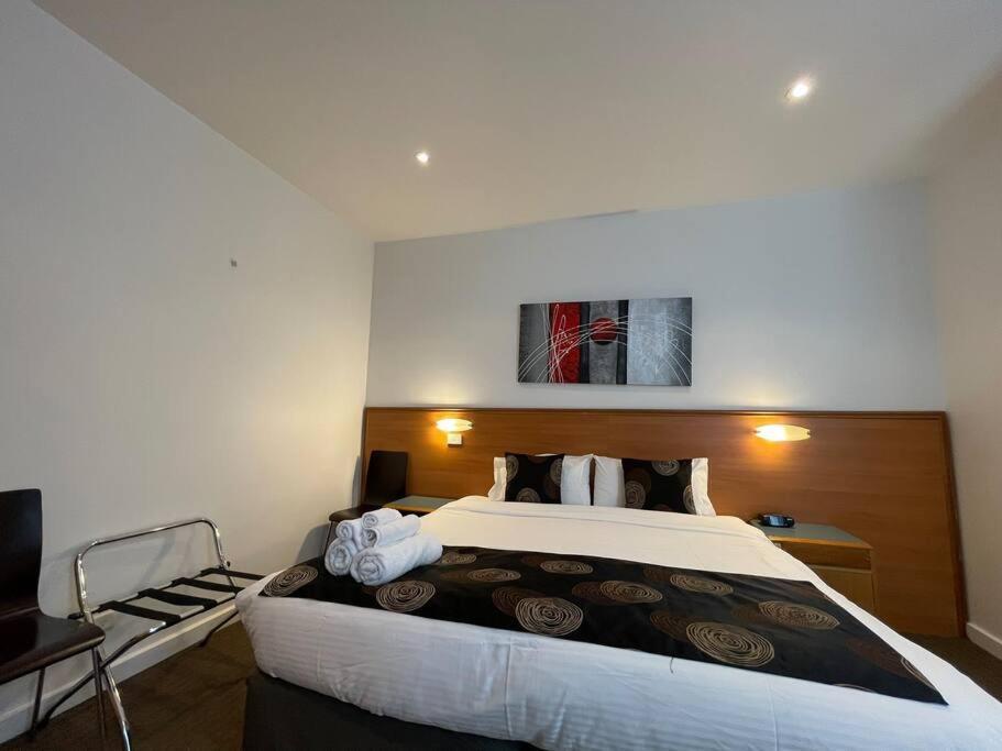 25/247 Gouger St Ex 430