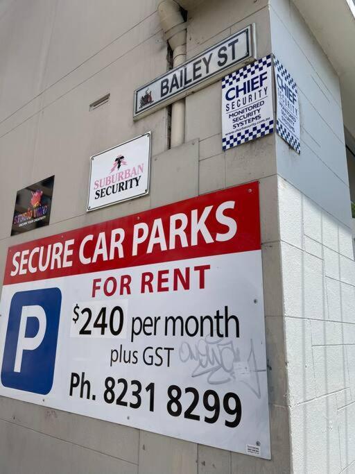 25/247 Gouger St Ex 430 Apartment