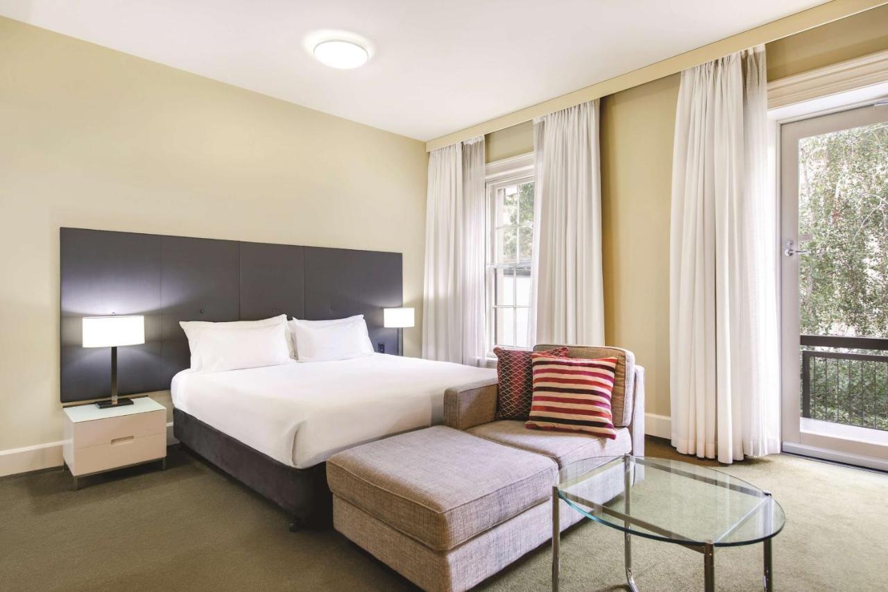 Adina Treasury Aparthotel 4*