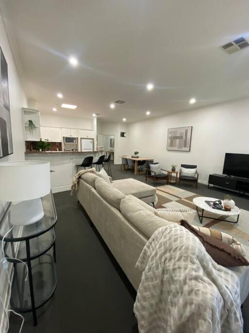 Location Location: Melbourne Street Views Apartment Adelaide