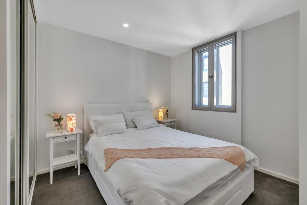 The Escape - Rundle Mall + Secured Car Park Apartment