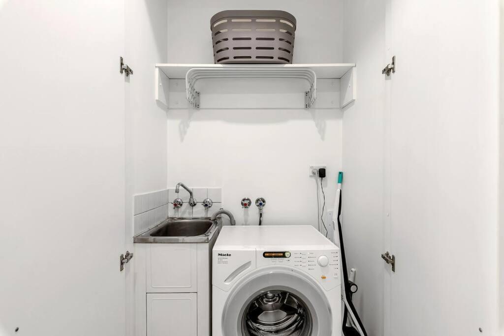 The Escape - Rundle Mall + Secured Car Park Apartment Adelaide