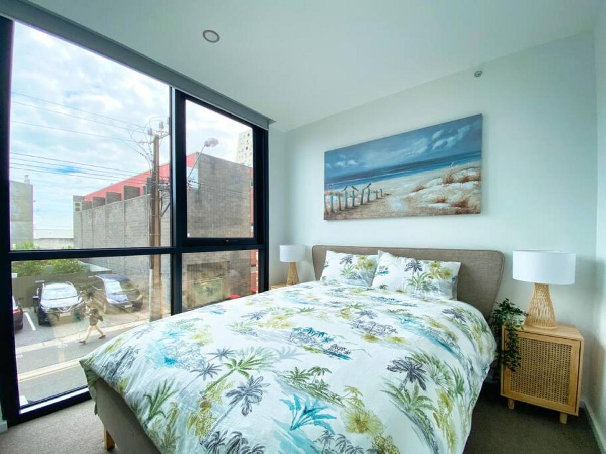 Modern 2br In Cbd With Pool-gym-bbq