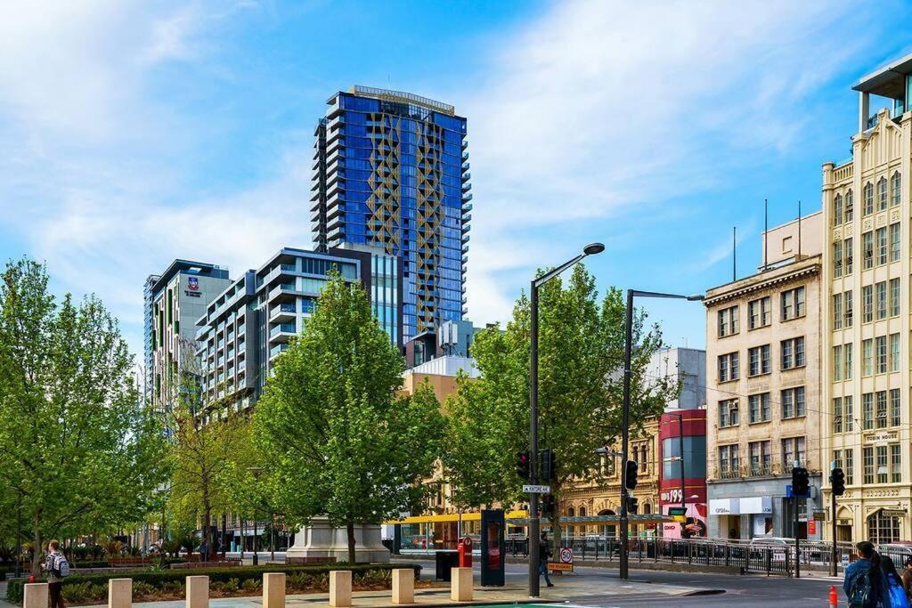 Luxury Cbd Exceptional View Level 21 Adelaide