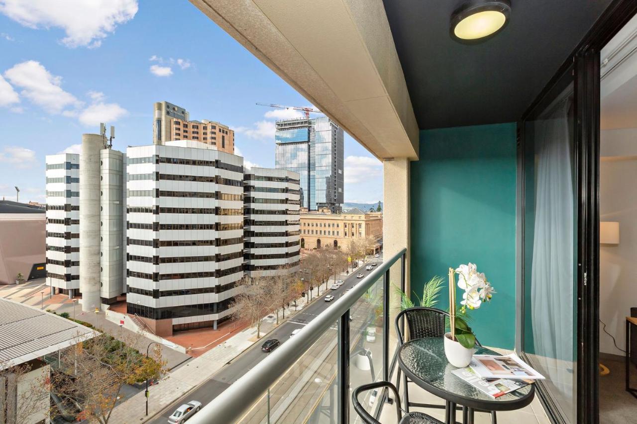 Lily - North Terrace Cityscape Apartment *