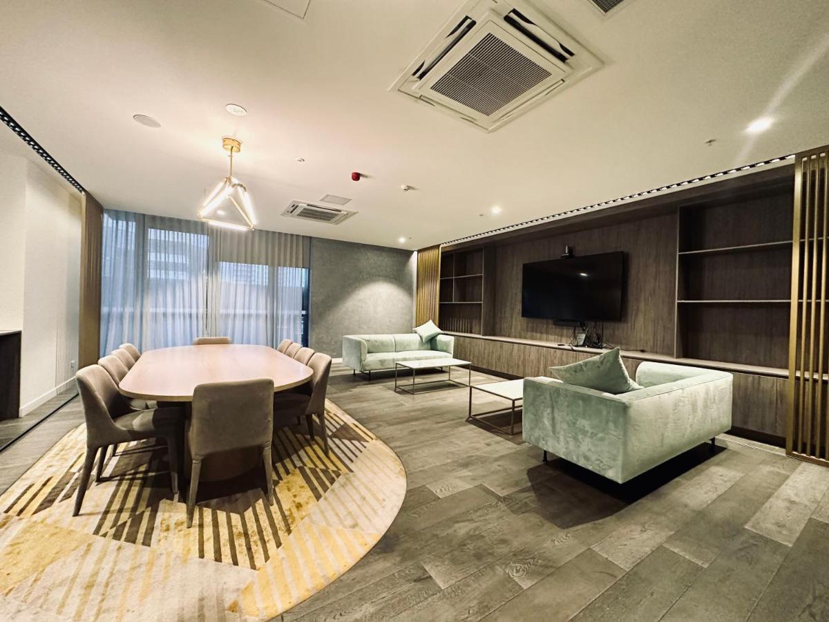 Luxury 1 Bedroom In Cbd - 1 Minute Walk To Rundle Mall - Free Wifi & Netflix Apartment Adelaide