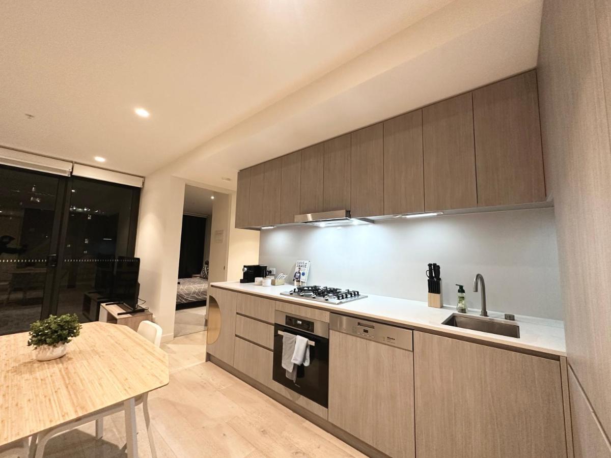 Apartment Luxury 1 Bedroom In Cbd - 1 Minute Walk To Rundle Mall - Free Wifi & Netflix *