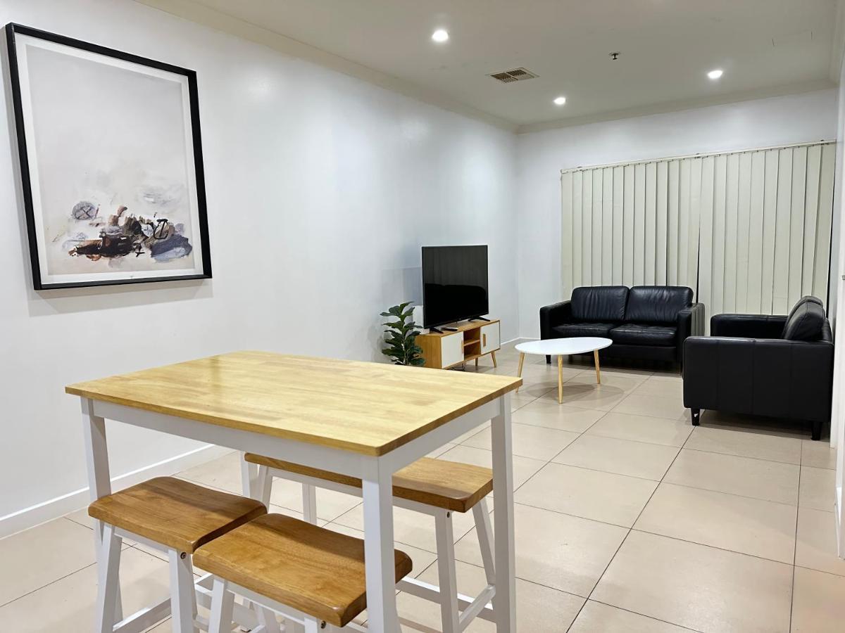 Bundled Bliss 2 Bedroom In Cbd Apartment