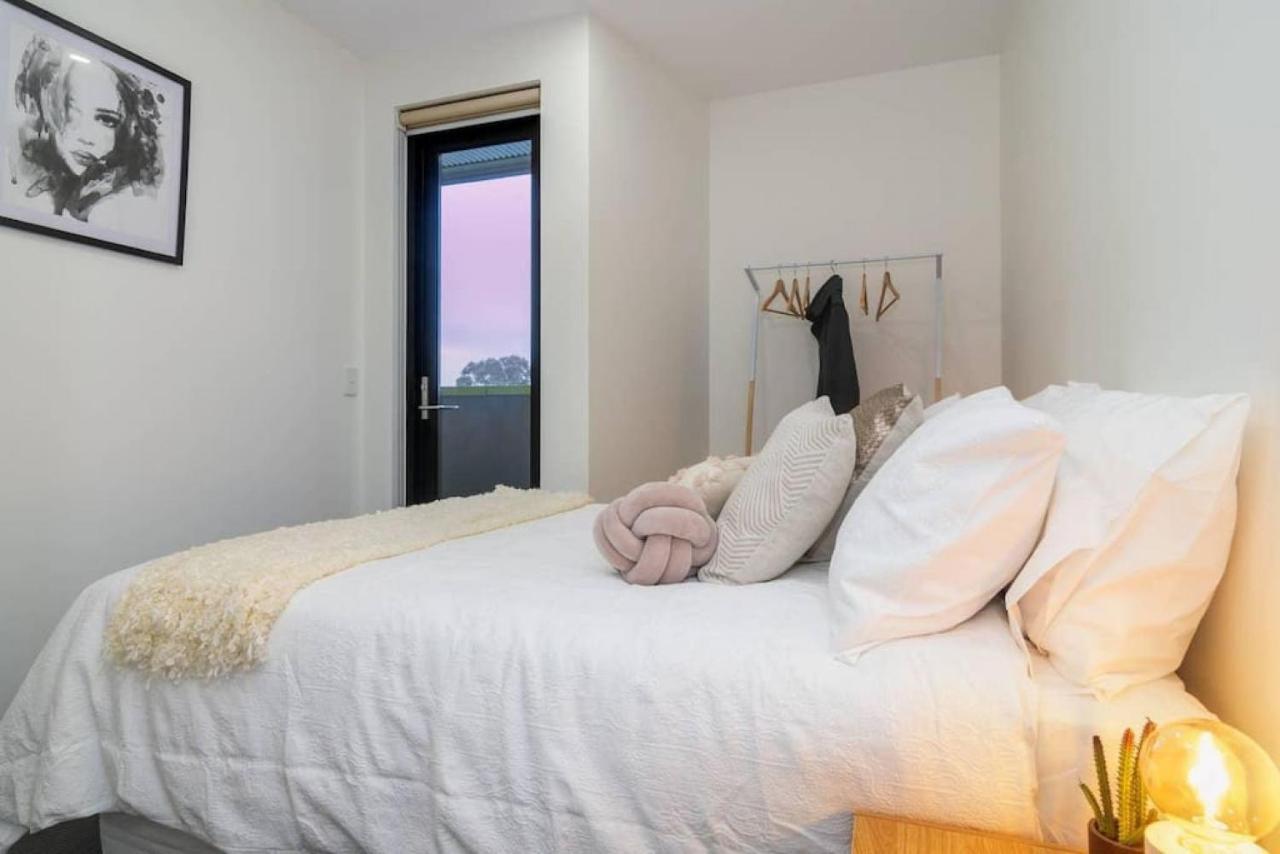 Canopy At 44 Ovingham * Adelaide