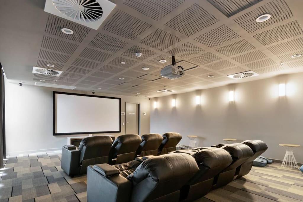 Oasis: Pool, Gym, Cinema * Adelaide
