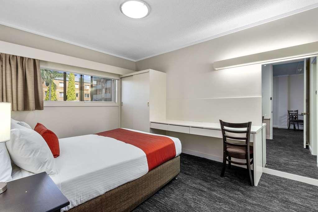 Econo North Hotel 3*