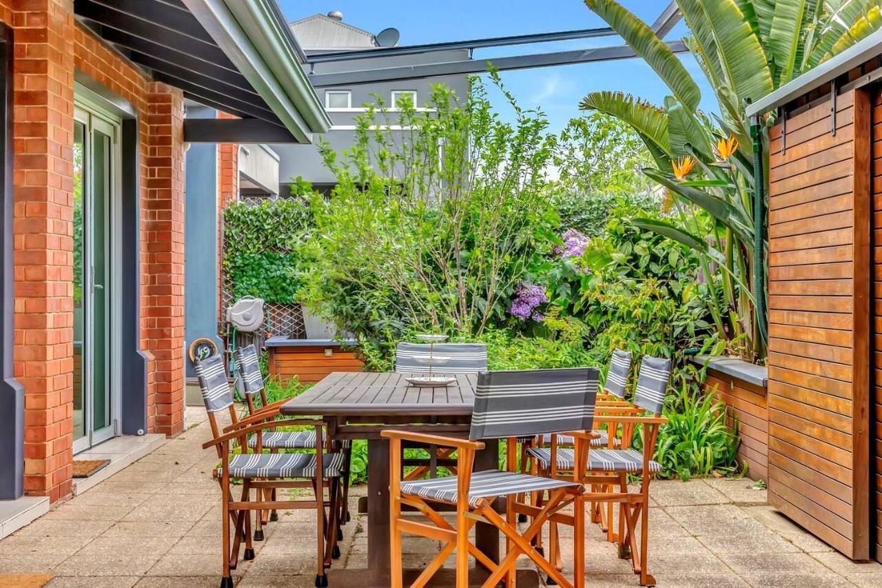 Apartment Parish Court - A Unique Contemporary Conversion Adelaide