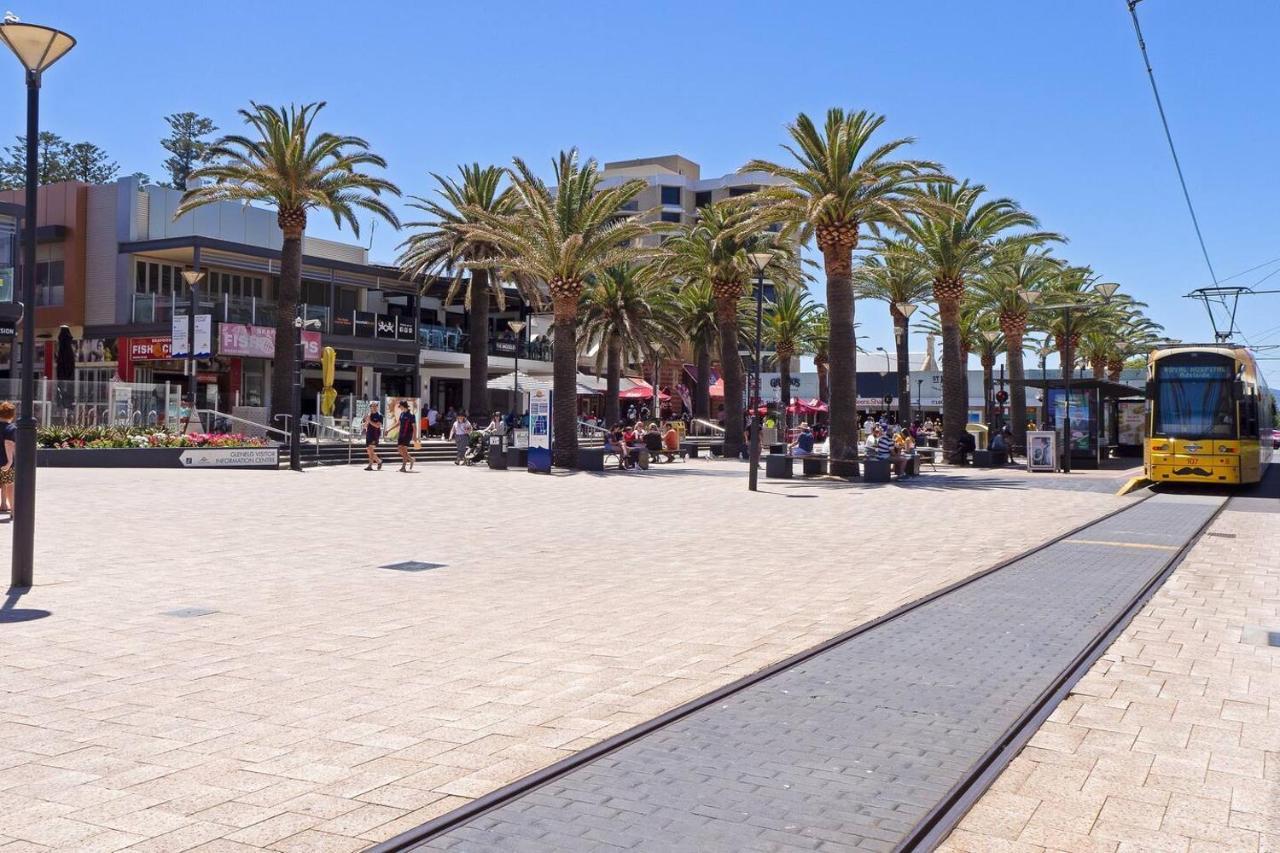 Scandi Breeze Minutes From Glenelg Apartment