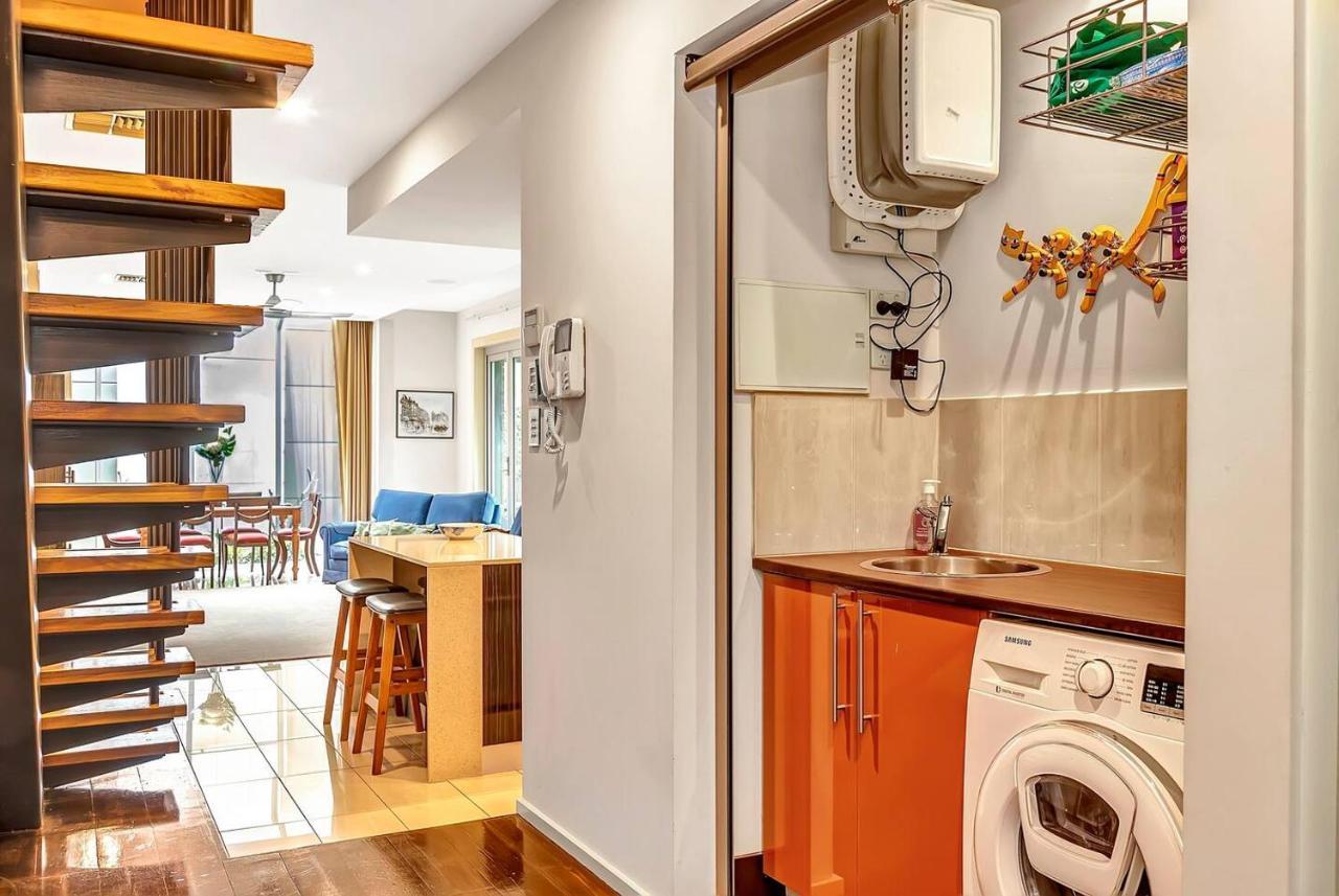 Parish Court - A Unique Contemporary Conversion Apartment *