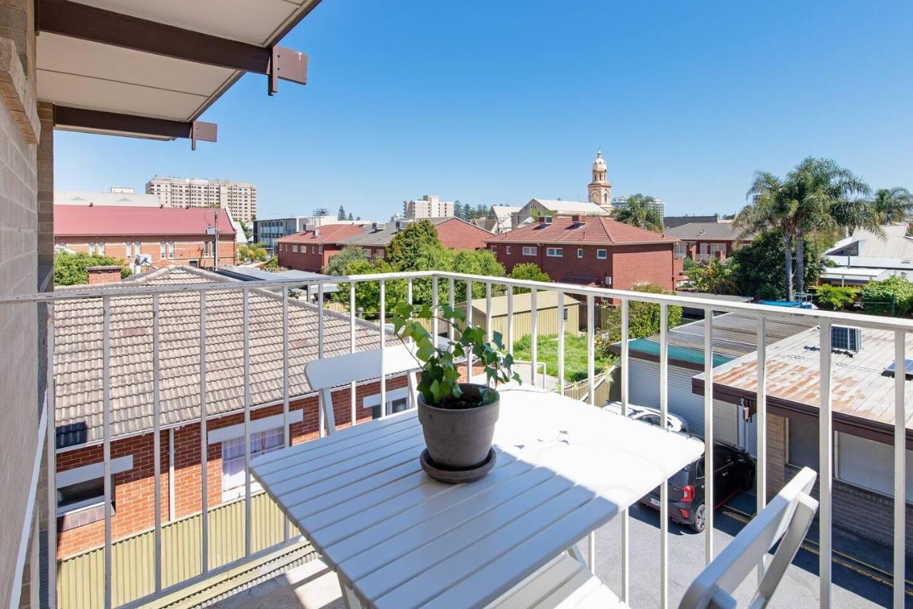 Scandi Breeze Minutes From Glenelg Apartment