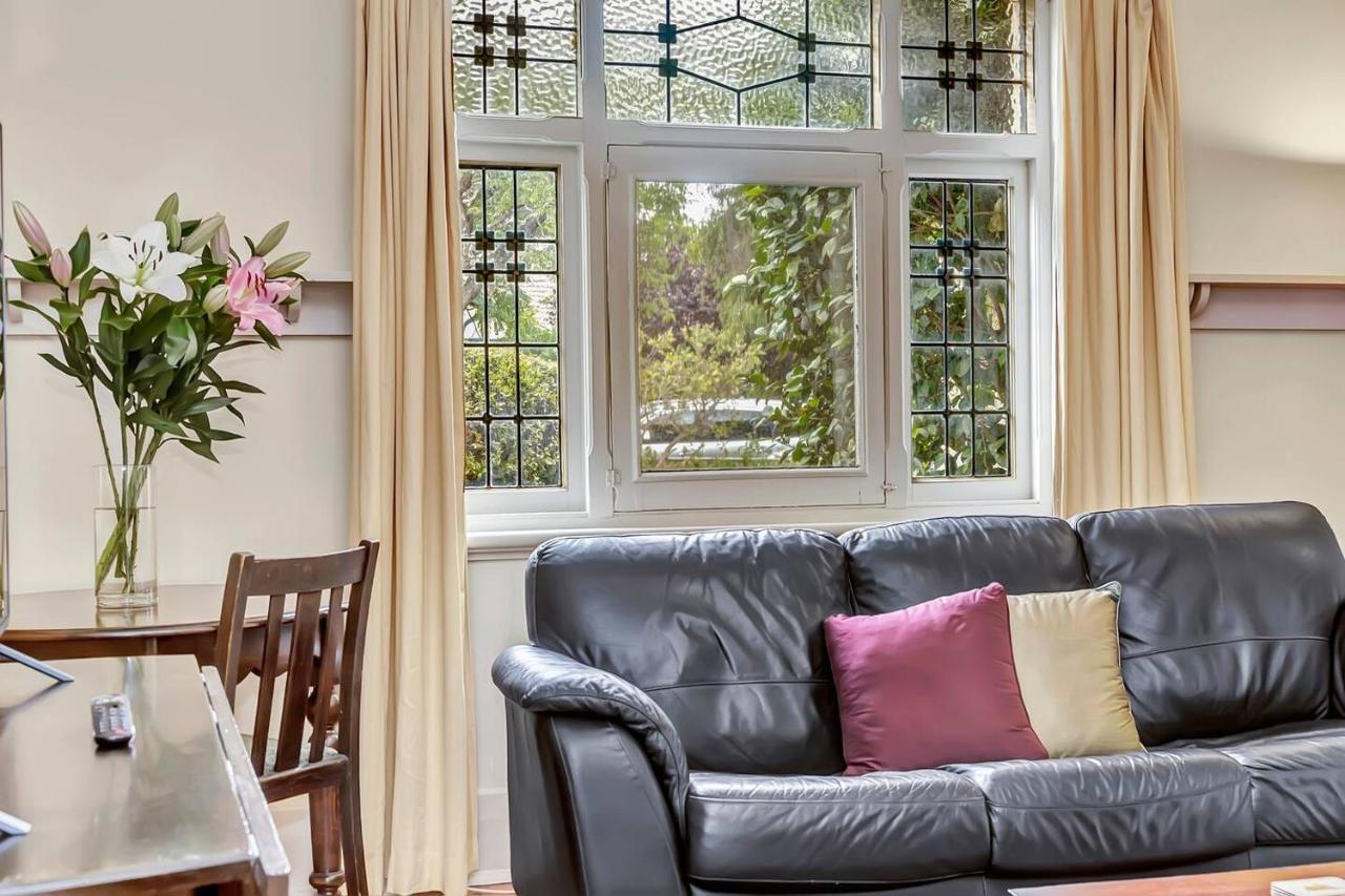 'the Nook' Peaceful Toorak Gardens Retro Holiday home