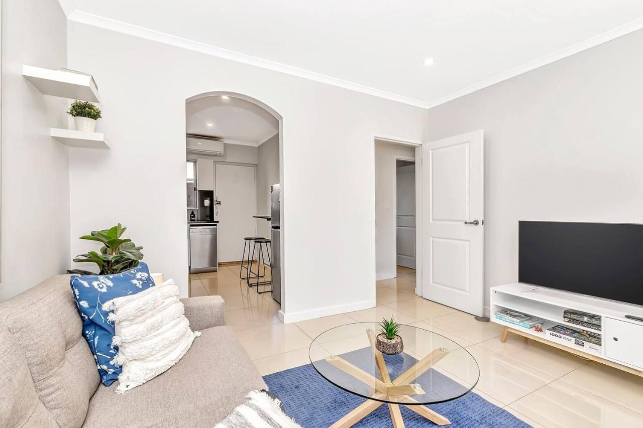 Apartment Coastal Comfort With A Pool Opposite Henley *