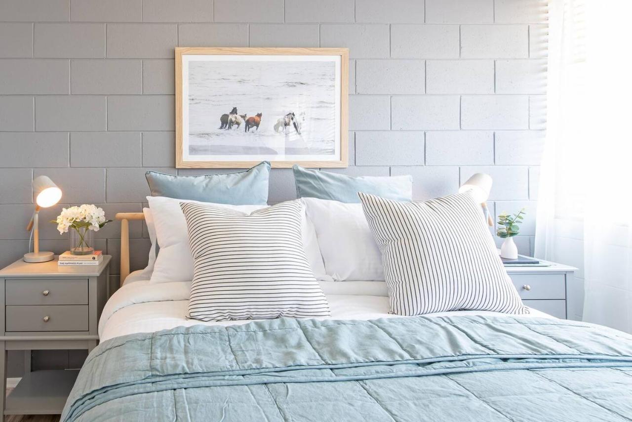 Scandi Breeze Minutes From Glenelg Apartment
