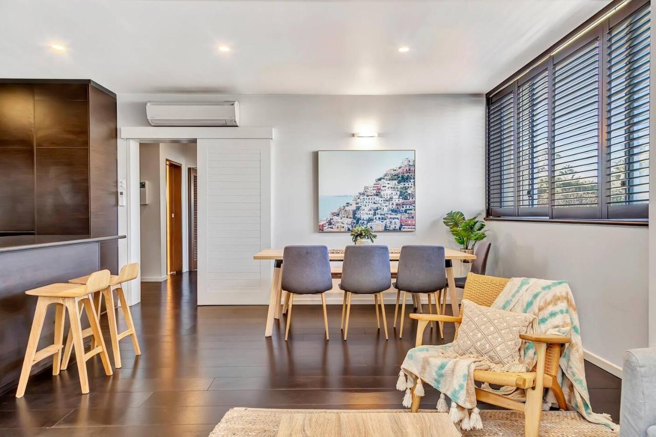 The Pad - Breezy Bohemian Oceanfront Oasis Apartment Adelaide