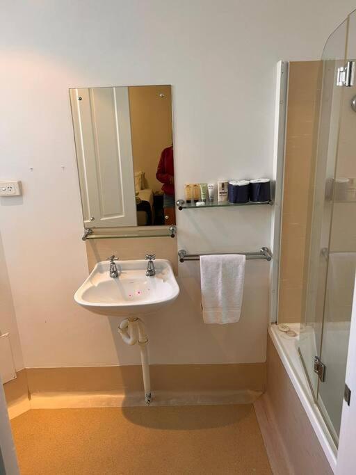 Ensuite At Gouger St 106 * Adelaide