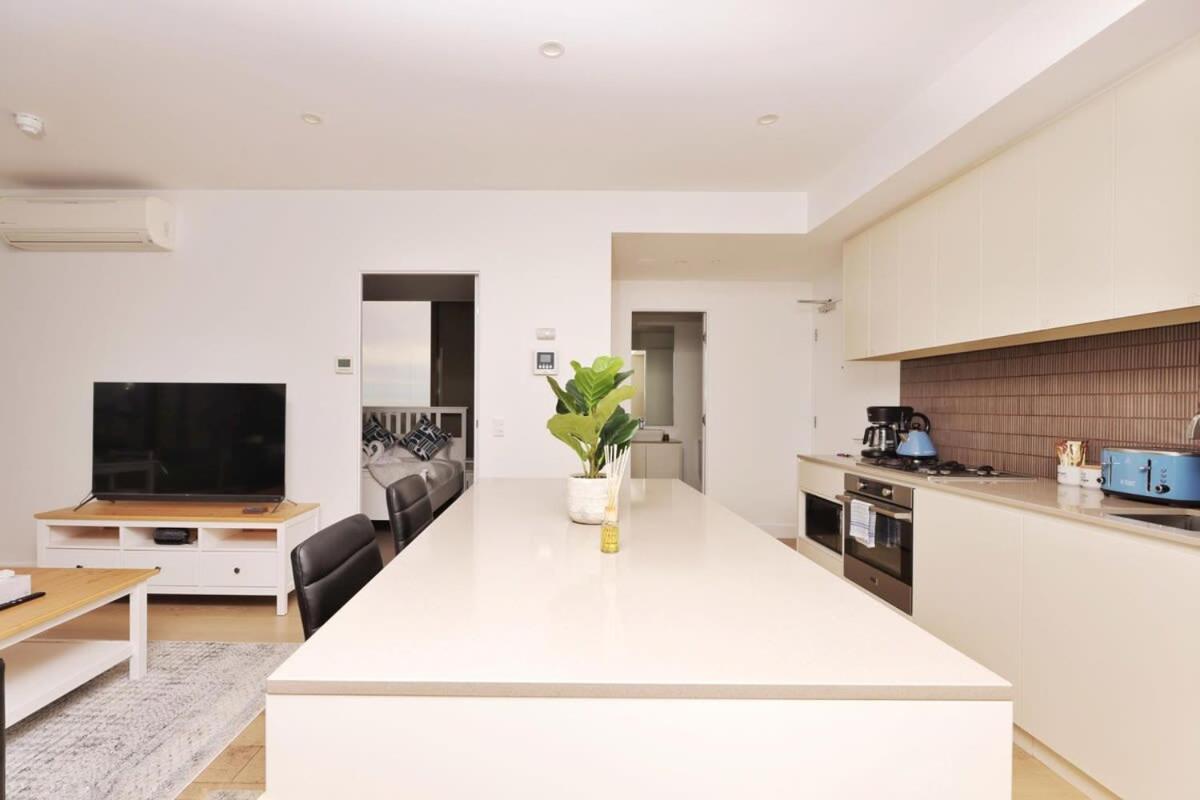 Apartment Iconic On Vue With Free Parking Pool Gym Cbd *