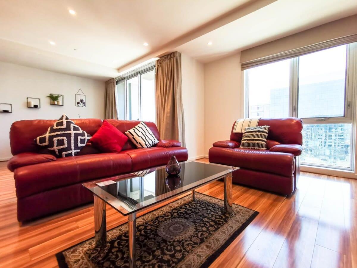 Stylish Home-cbd Chinatown Gym View