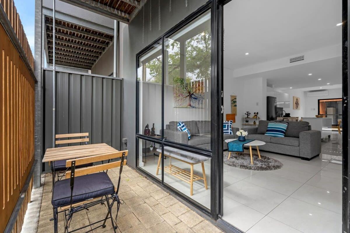 2br Townhouse Cbd Chinatown Free Wifi Freeparking Holiday home *