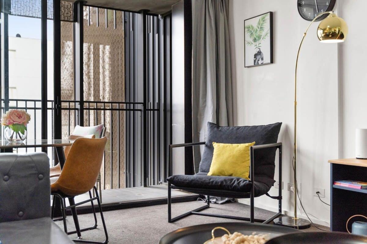 Amazing Cbd 2br - Walkable & Wi-fi & Charm *