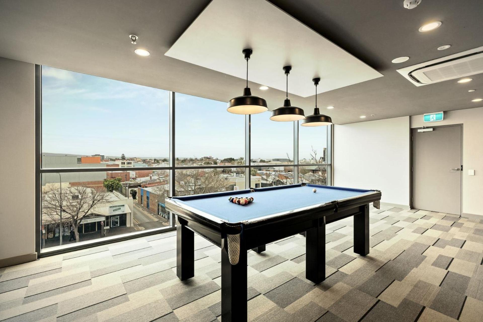 2 Bedroom With Stunning Views And Car Parking