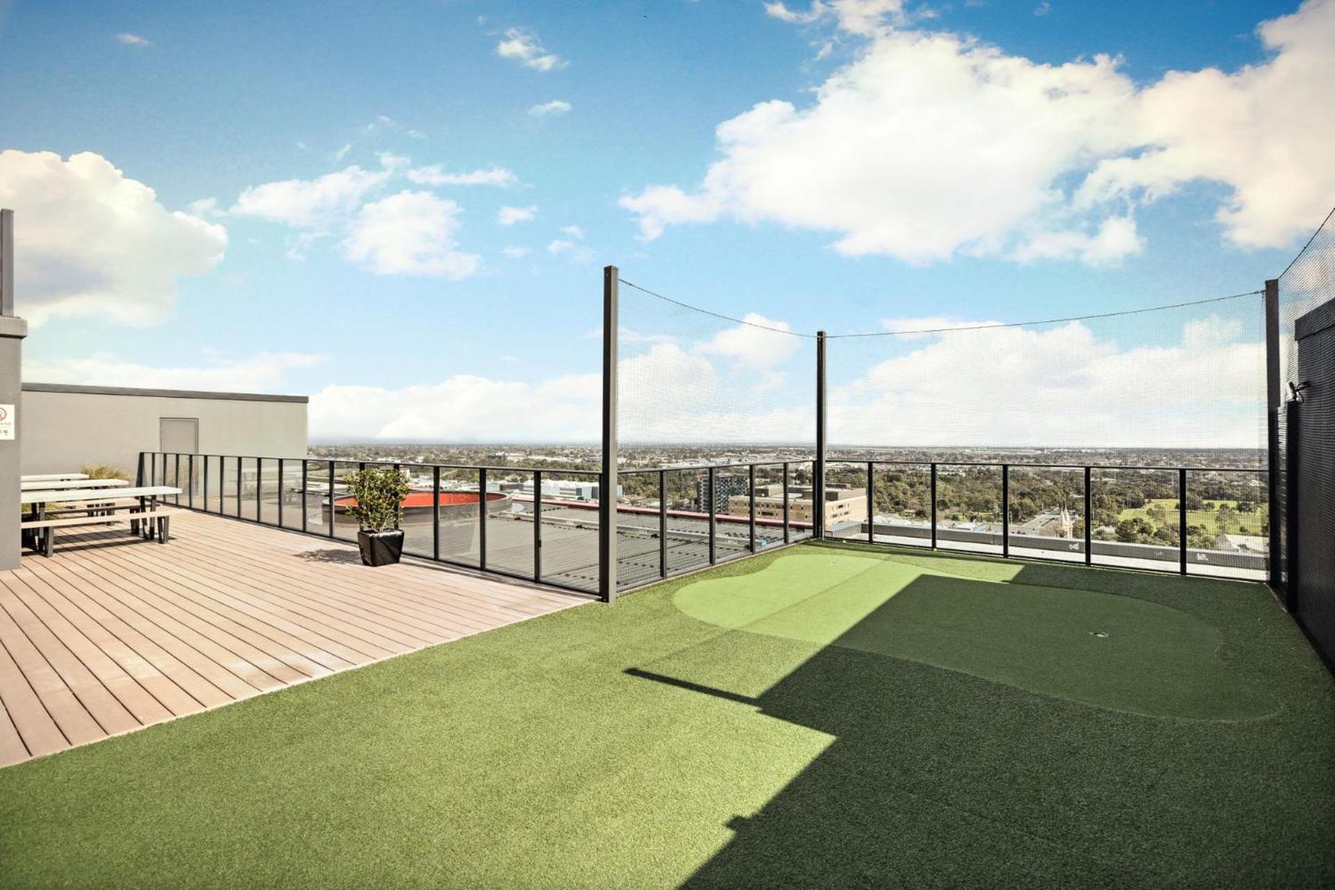 2 Bedroom With Stunning Views And Car Parking Adelaide