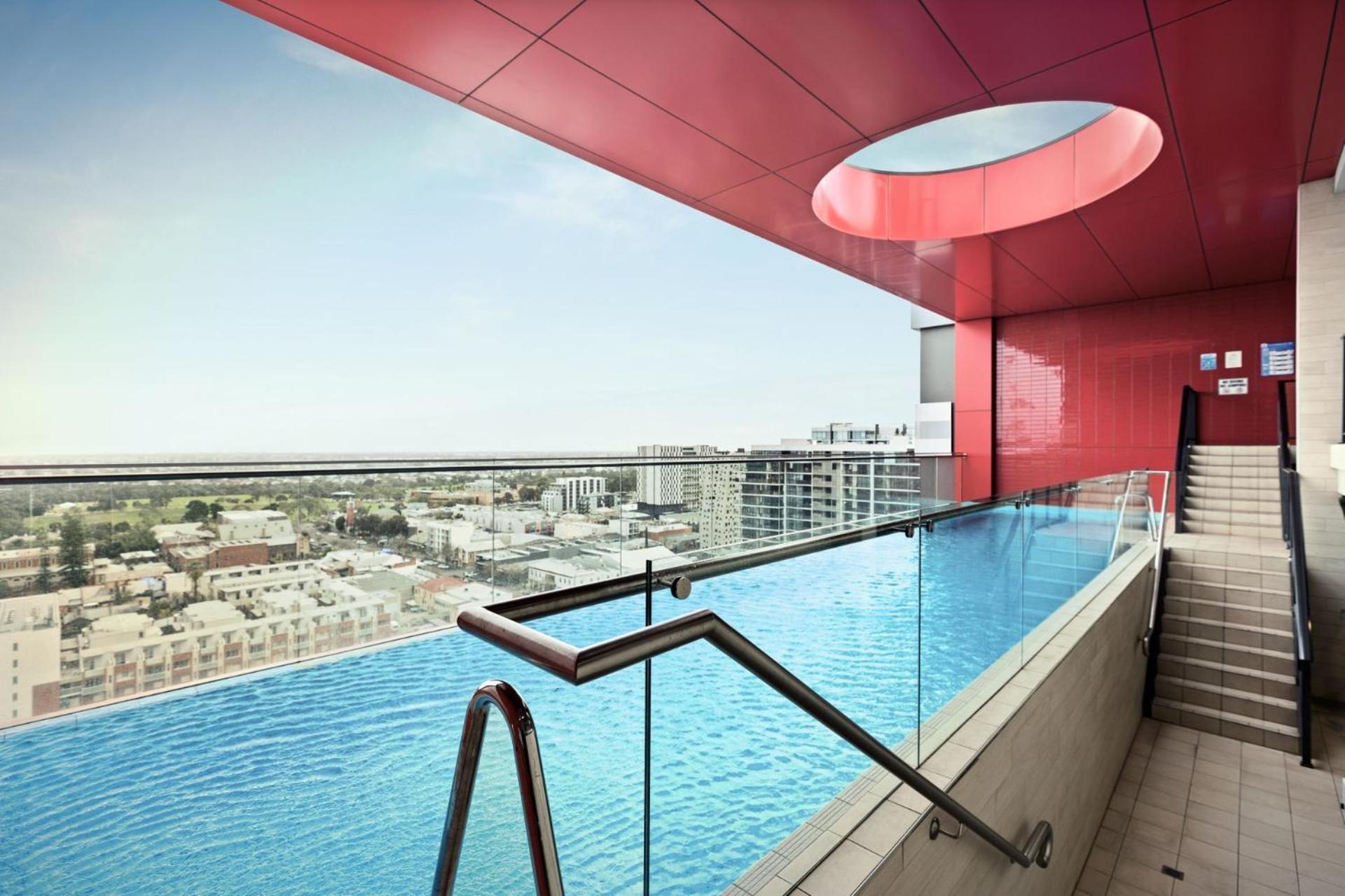 Apartment 2 Bedroom With Stunning Views And Car Parking *